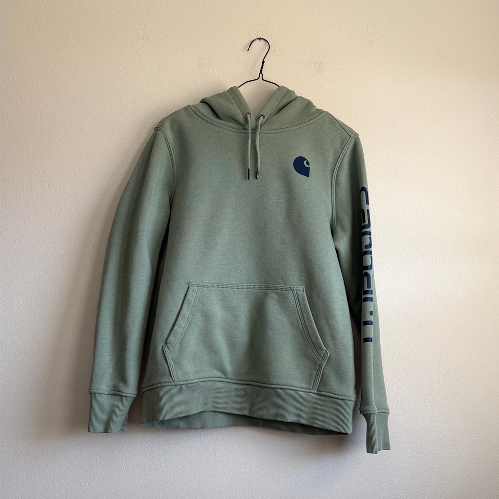 Carhartt women’s iconic clarksburg logo sweatshirt